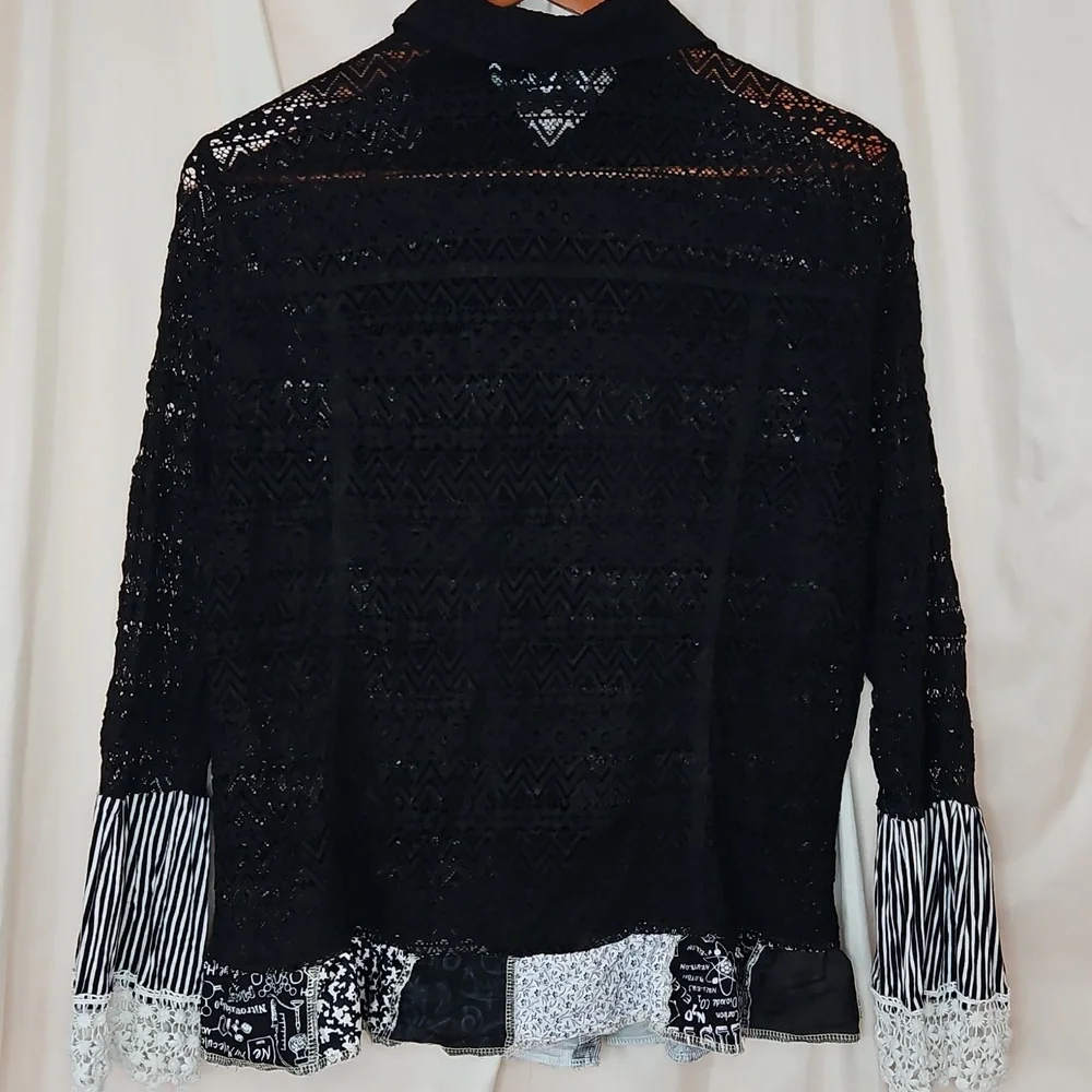 N Touch Black Lace Patchwork Top Women's Medium Button Up Flare Sleeves Goth Alt